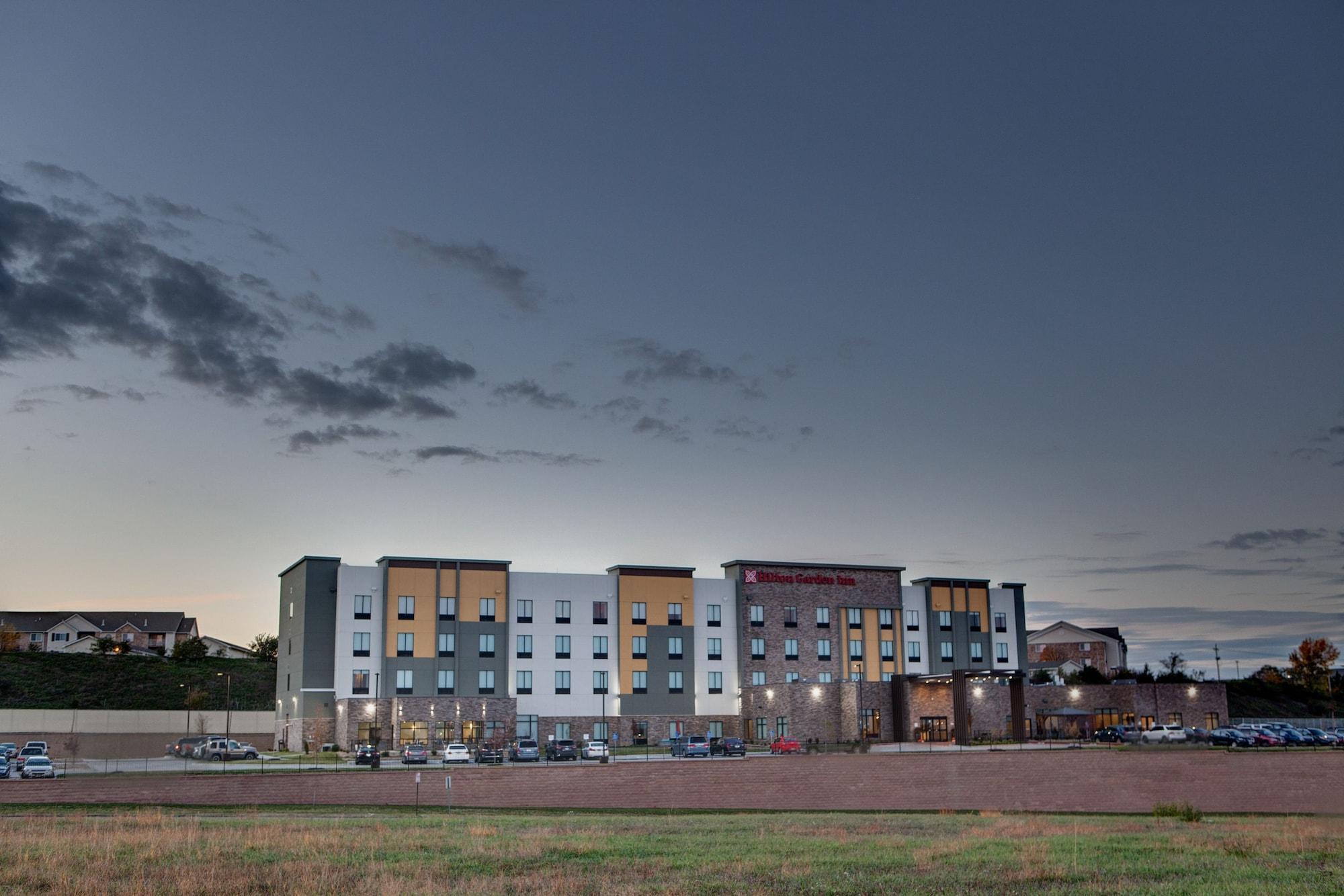 Hilton Garden Inn Topeka Luaran gambar