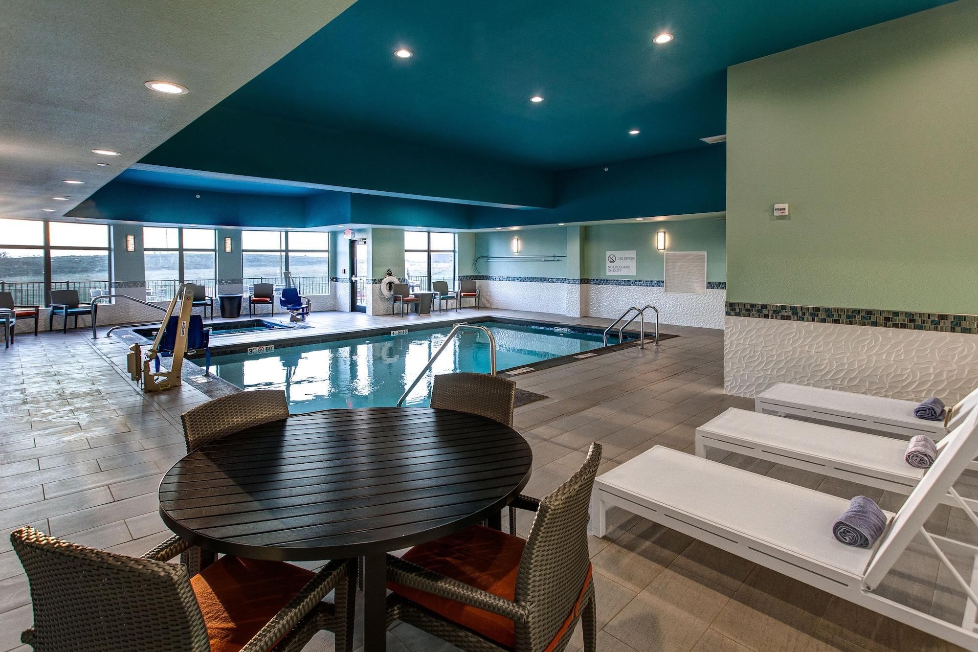 Hilton Garden Inn Topeka Luaran gambar