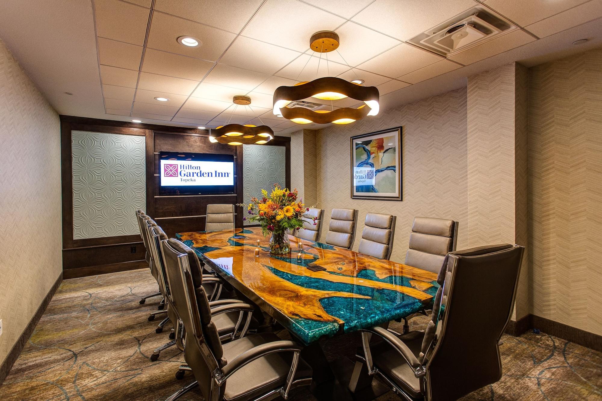 Hilton Garden Inn Topeka Luaran gambar