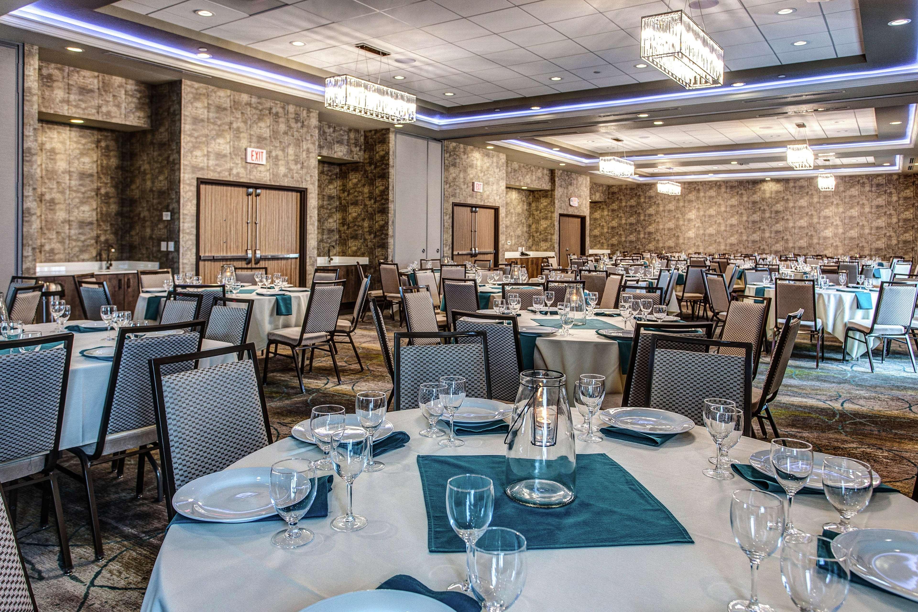 Hilton Garden Inn Topeka Luaran gambar