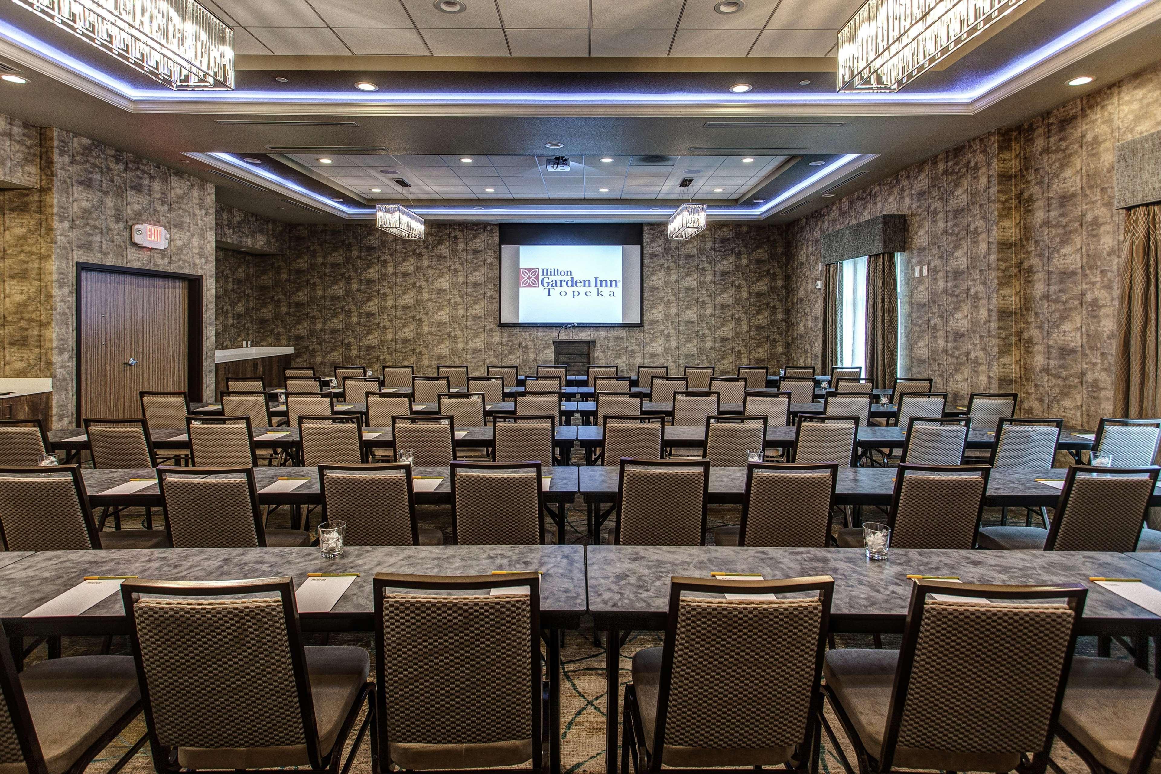 Hilton Garden Inn Topeka Luaran gambar