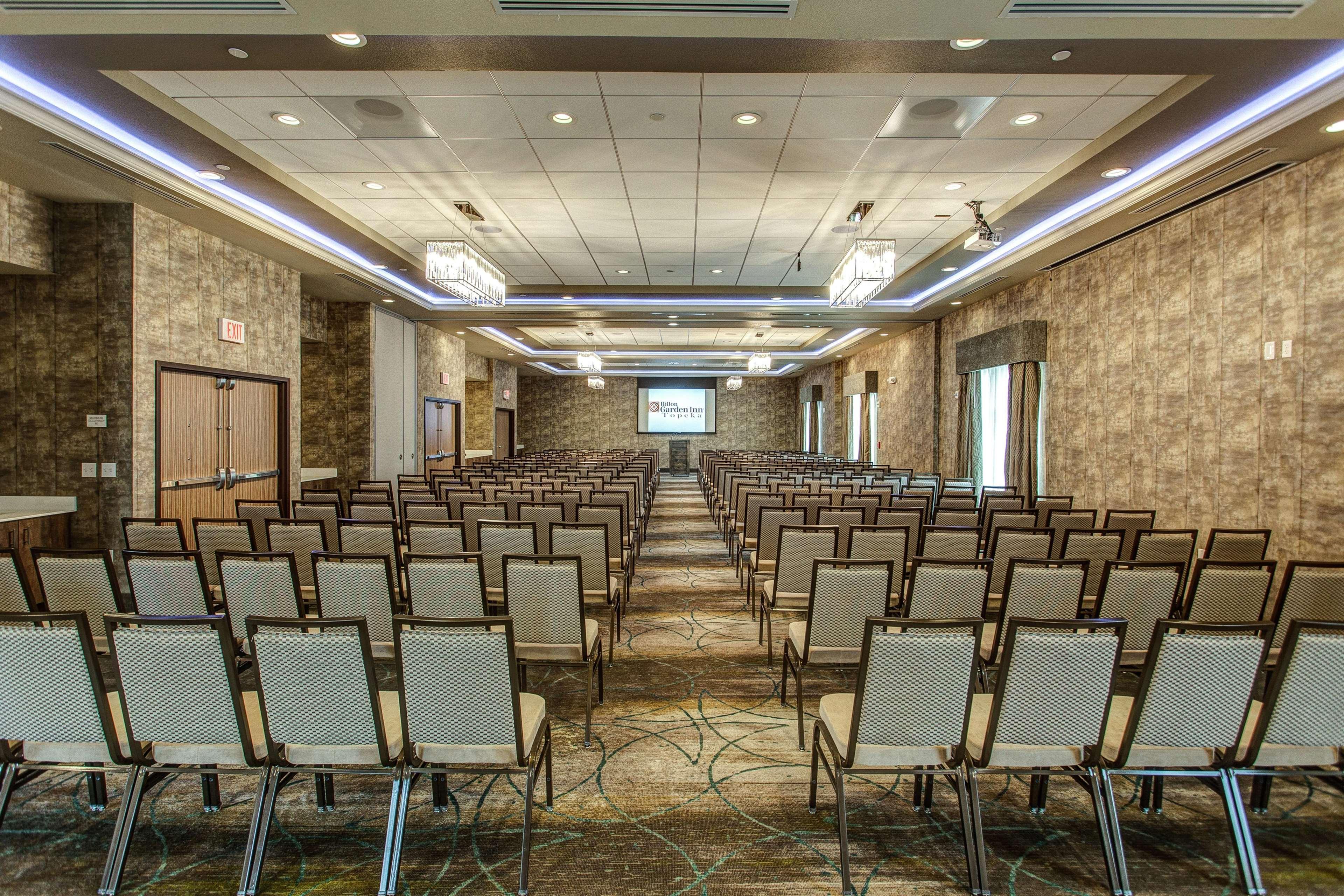 Hilton Garden Inn Topeka Luaran gambar