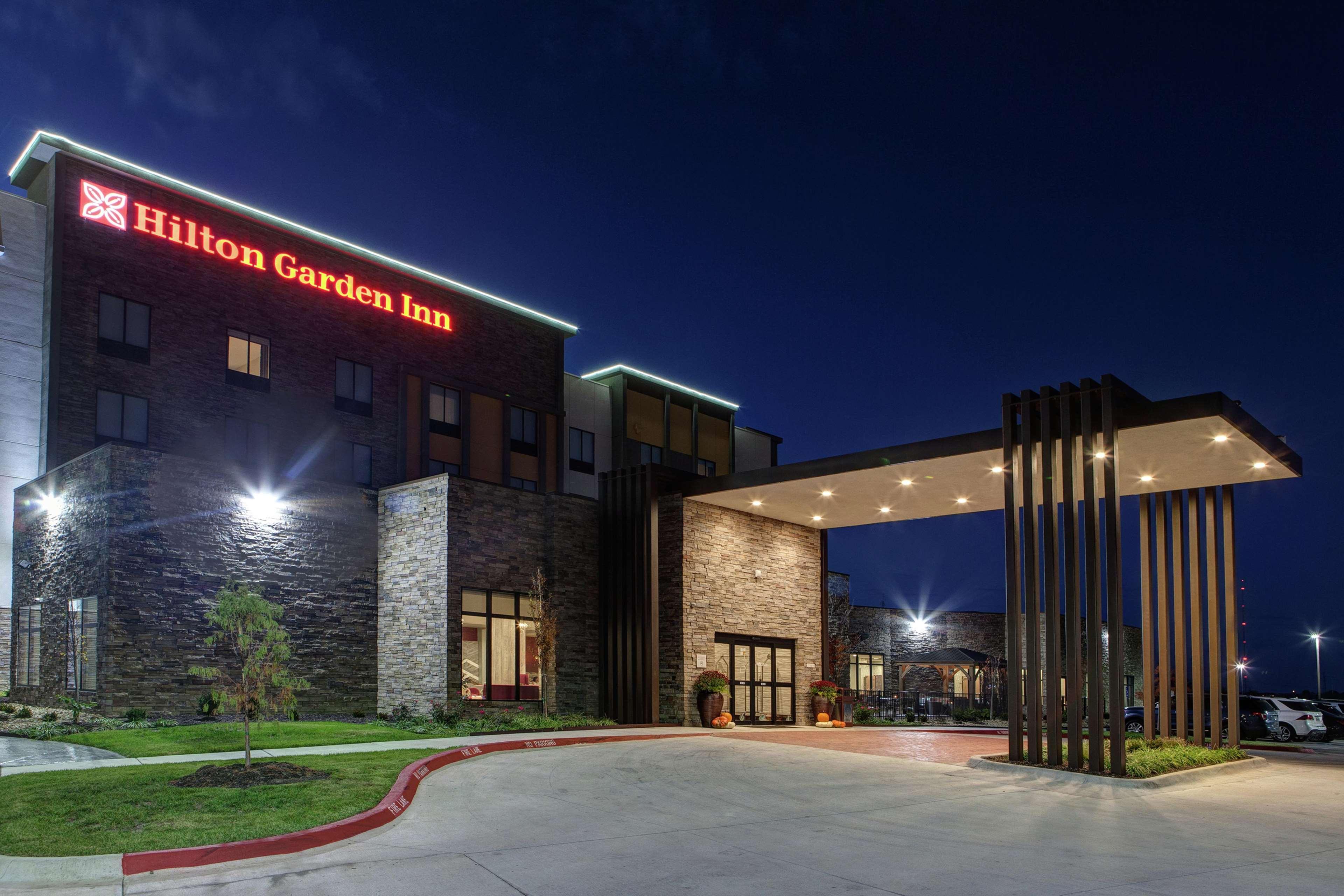 Hilton Garden Inn Topeka Luaran gambar