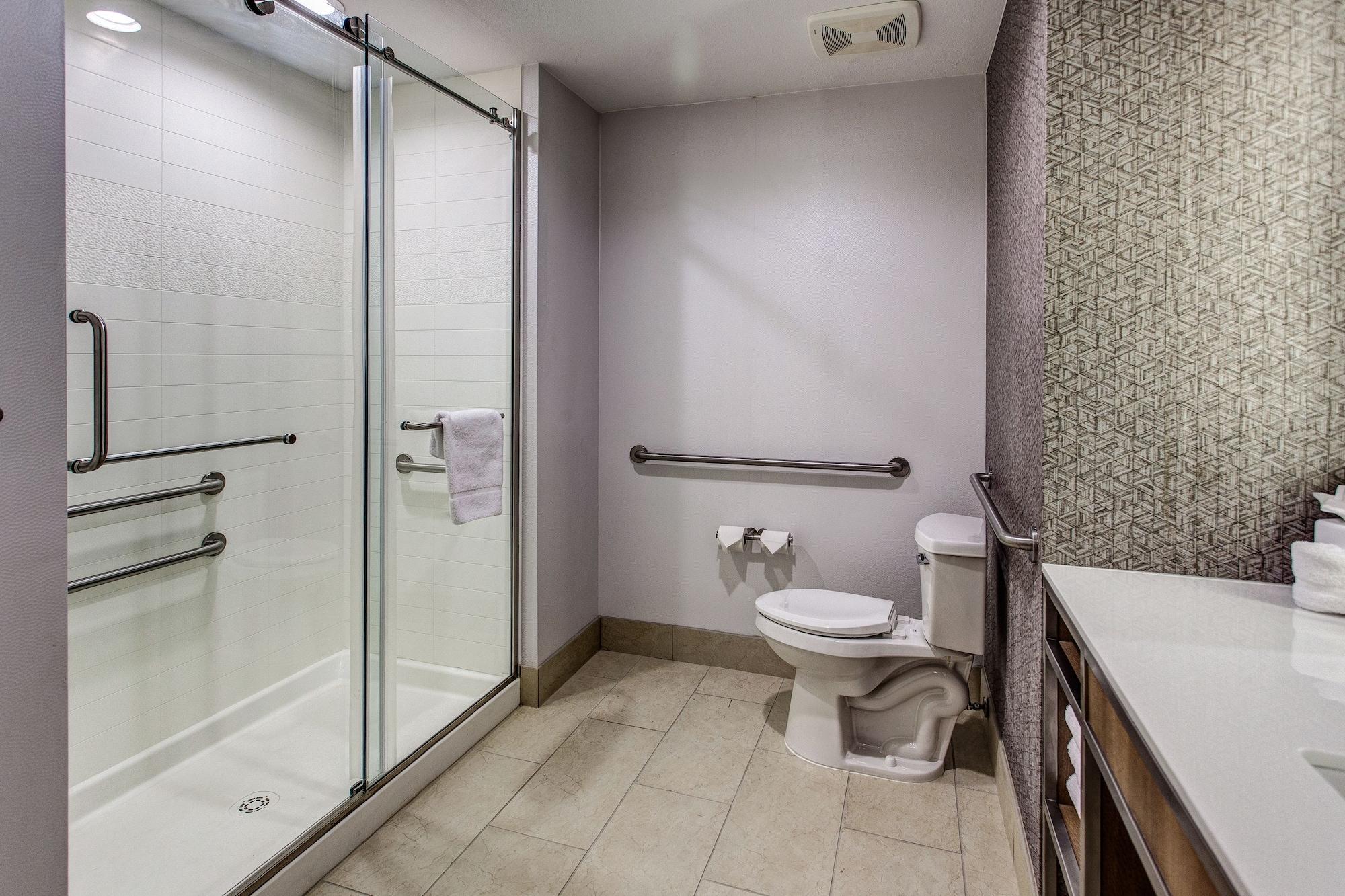 Hilton Garden Inn Topeka Luaran gambar