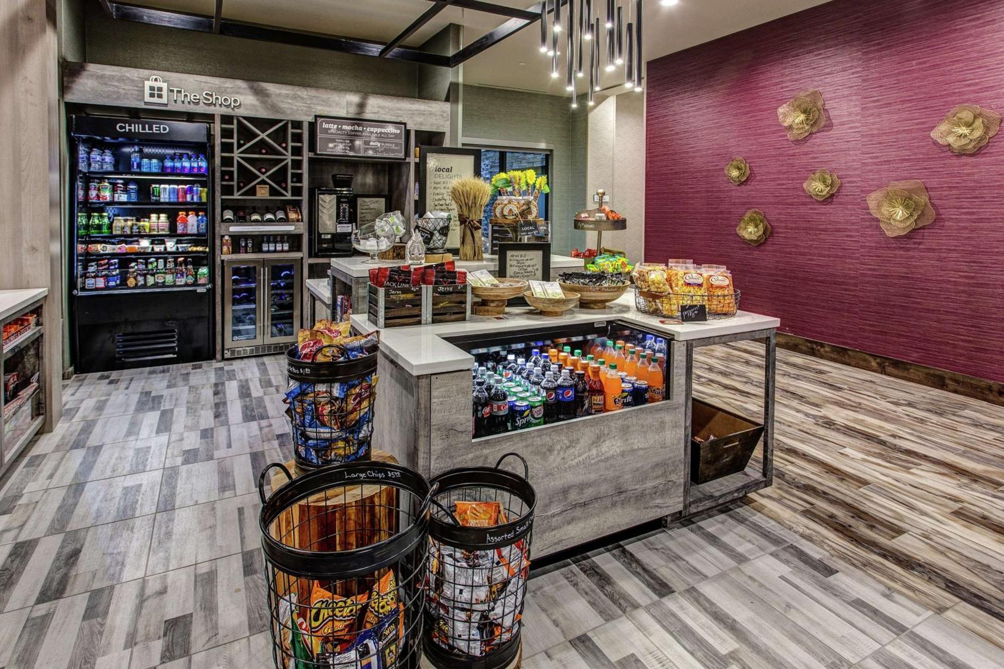 Hilton Garden Inn Topeka Luaran gambar
