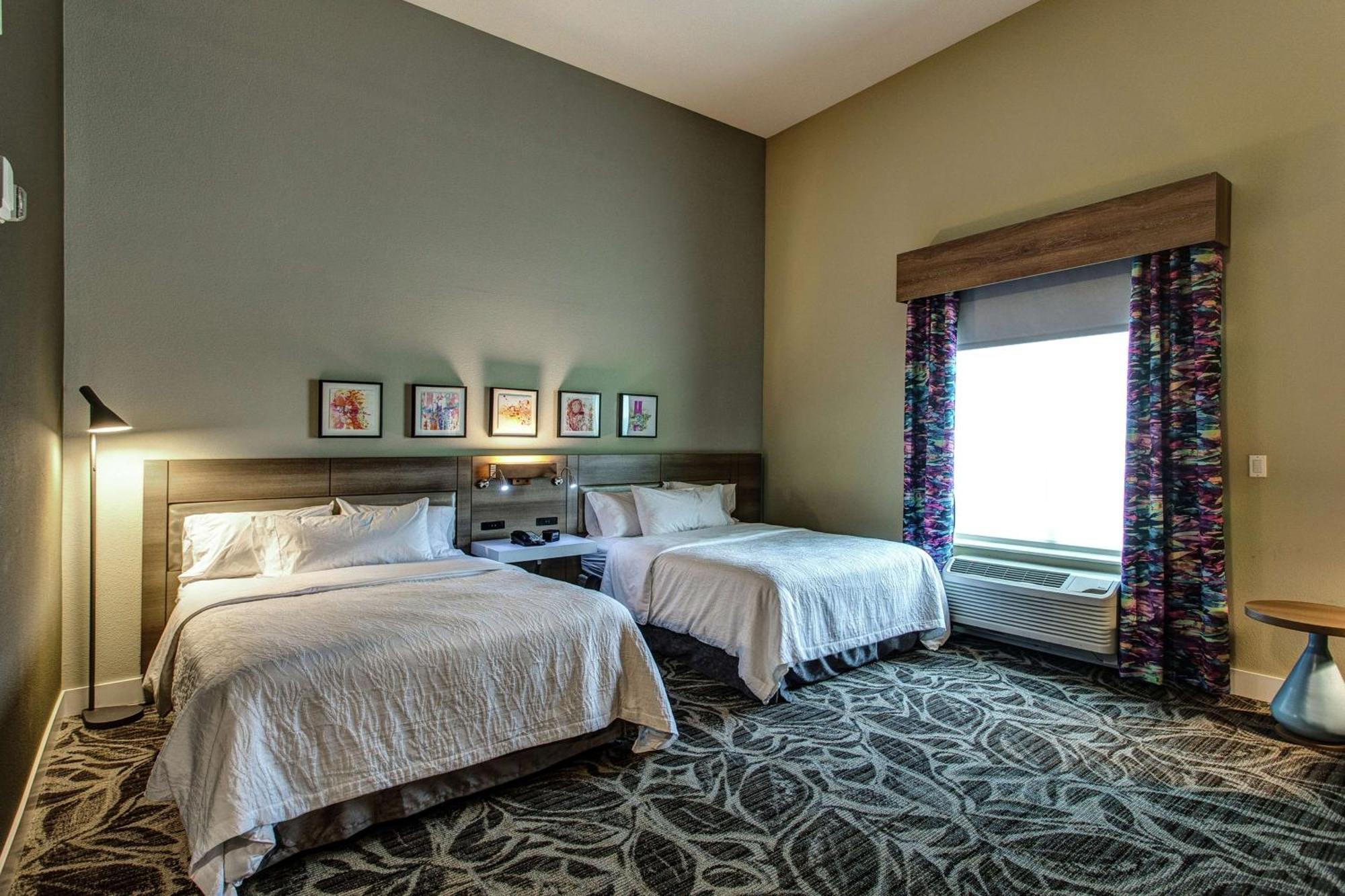 Hilton Garden Inn Topeka Luaran gambar