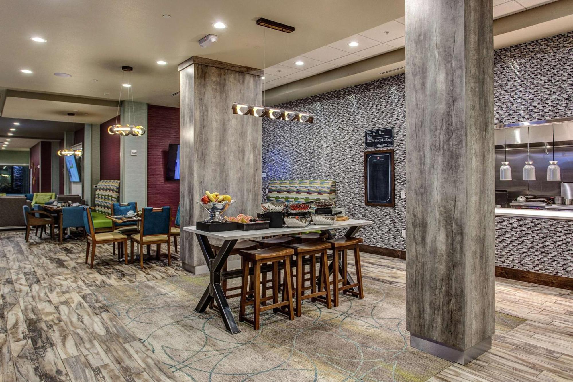 Hilton Garden Inn Topeka Luaran gambar